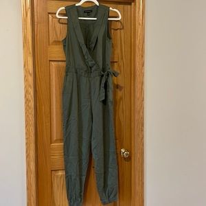 Banana Republic Green Surplice Tie Waist Sleeveless Twill Jumpsuit Size 4
